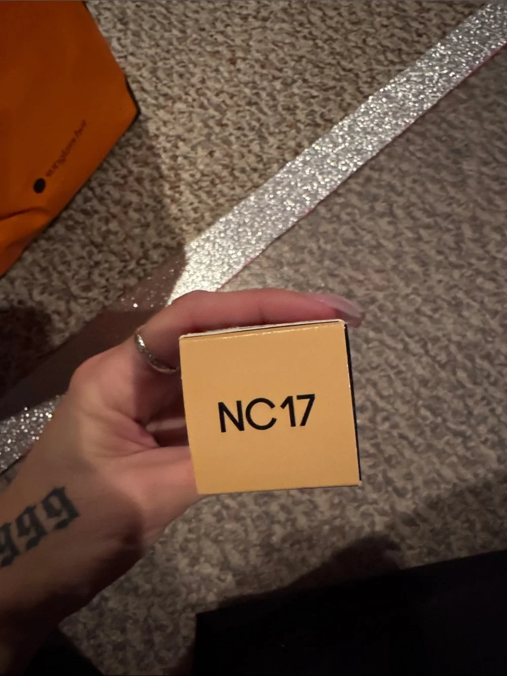 BNIB MAC Cosmetics Studio Fix Fluid Foundation - NC17